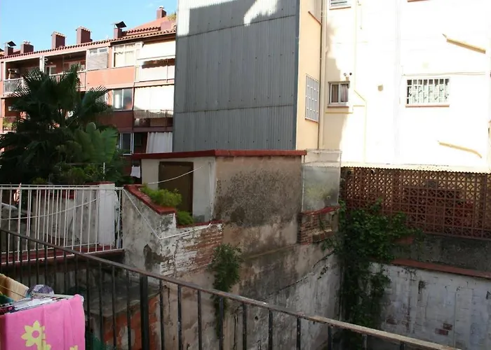 Rustic 2 Bedroom Apartment Poble Sec